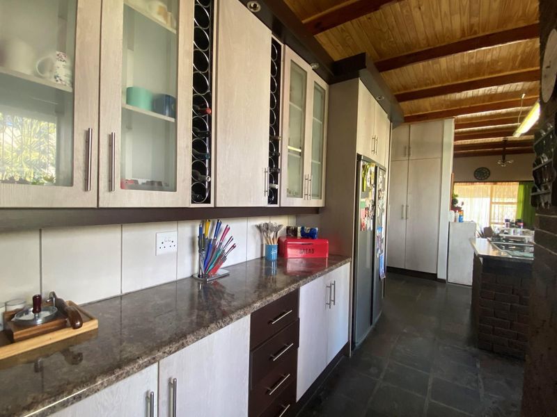 3-Bedroom family Home with 4-flatlets for Sale in Sasolburg Central - Photo 5