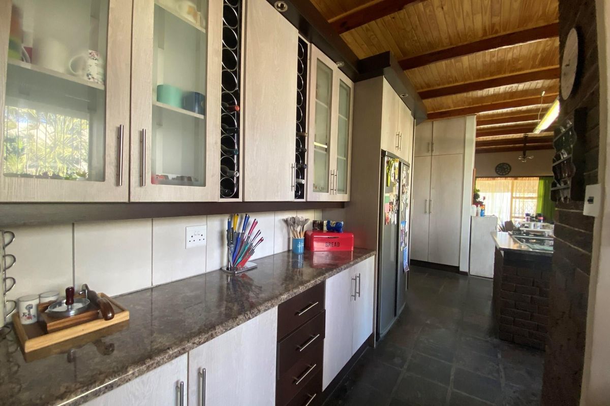 3-Bedroom family Home with 4-flatlets for Sale in Sasolburg Central - Photo 5