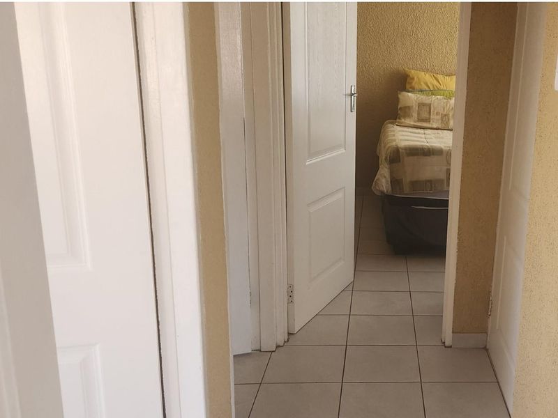 PRICE REDUCED TO SELL ..Bosmont newly renovated home 4 bedroom house. - Photo 9