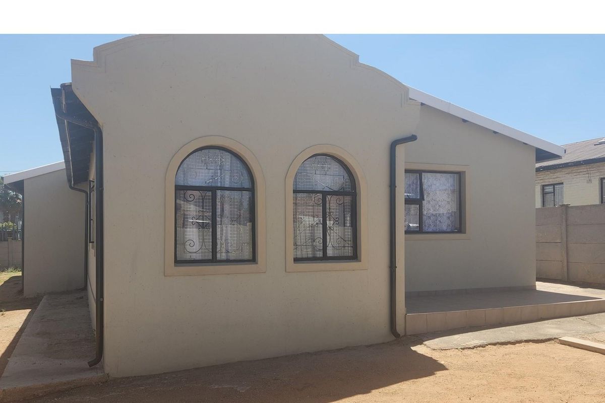 PRICE REDUCED TO SELL ..Bosmont newly renovated home 4 bedroom house. - Photo 2