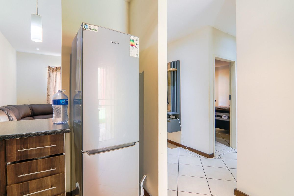 2 Bedroom Ground Floor Apartment For Sale in Centurion - Photo 4