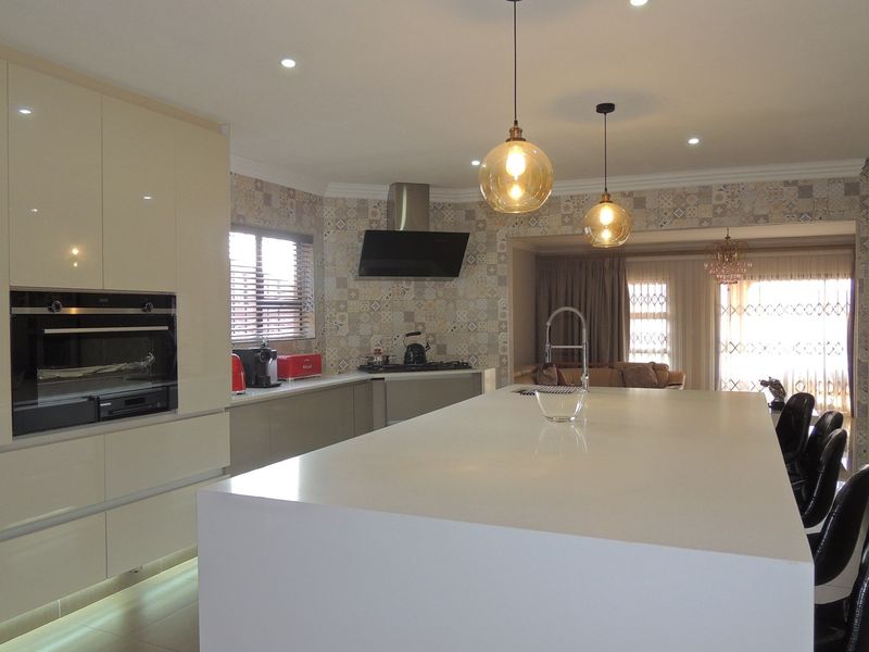 Luxury Living with Breathtaking Views! - Photo 5