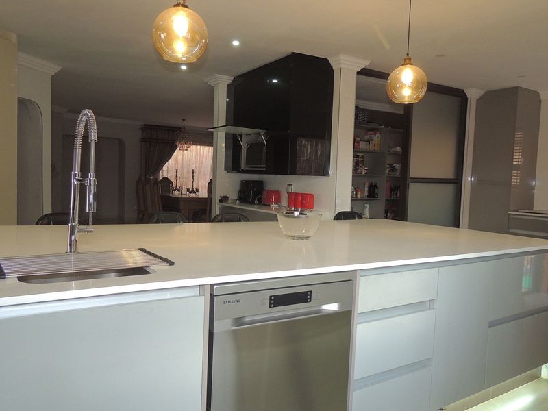 Luxury Living with Breathtaking Views! - Photo 6