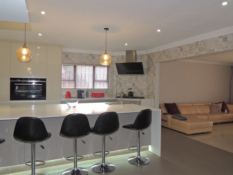 Luxury Living with Breathtaking Views! - Photo 4