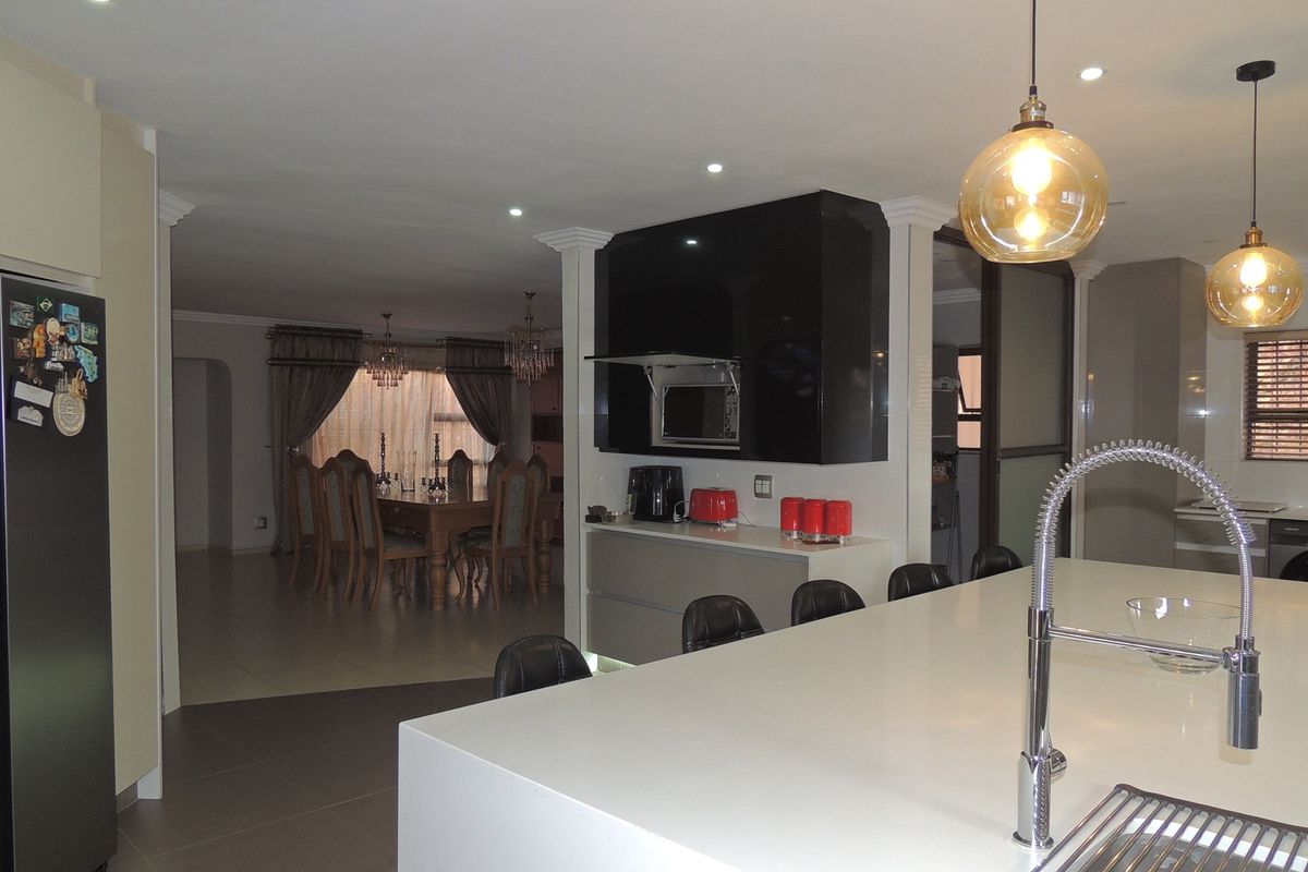 Luxury Living with Breathtaking Views! - Photo 3