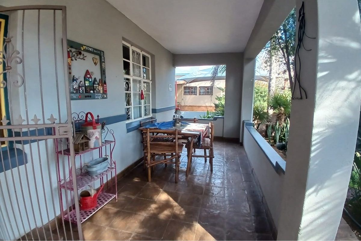 Character, Comfort, and Charm: A Timeless Kimberley Treasure - Photo 5