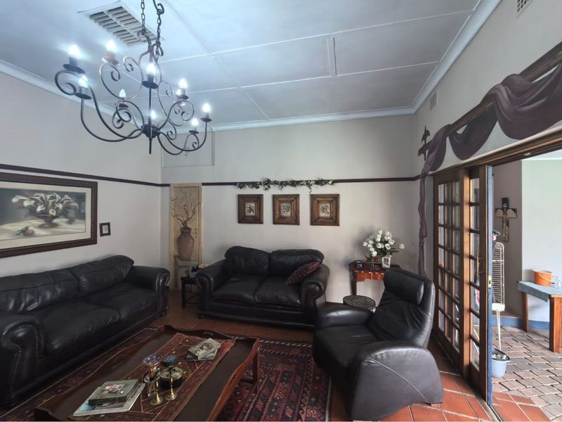 Character, Comfort, and Charm: A Timeless Kimberley Treasure - Photo 8