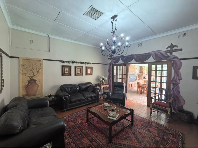 Character, Comfort, and Charm: A Timeless Kimberley Treasure - Photo 7