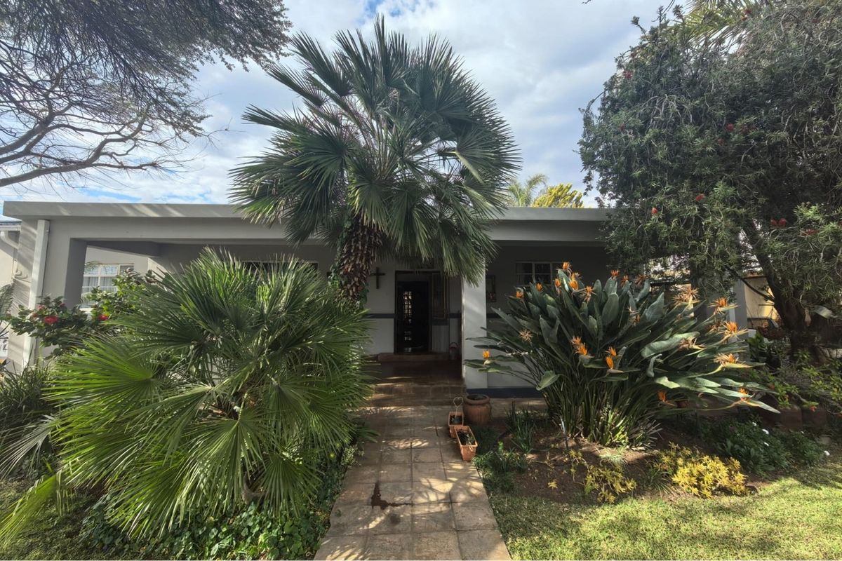 Character, Comfort, and Charm: A Timeless Kimberley Treasure - Photo 3