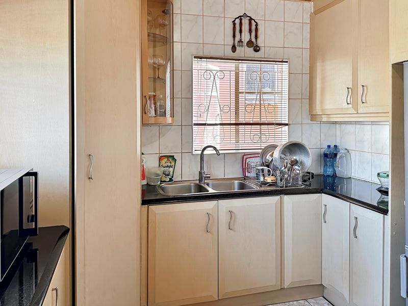 Charming Family Home with Modern Amenities in Northdale - Photo 4
