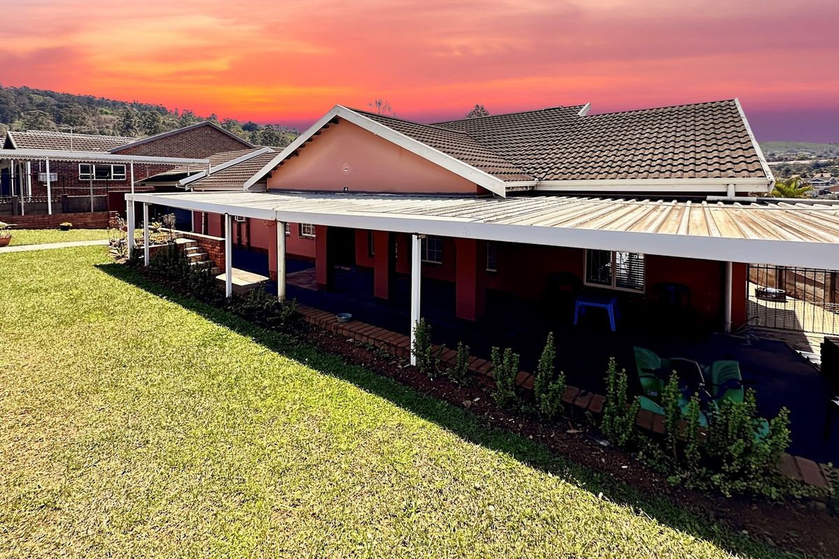 Charming Family Home with Modern Amenities in Northdale - Photo 3