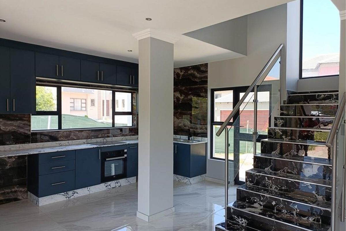 Stylish immaculate 3-Bedroom Double Storey Home in Exclusive Midrand Estate for sale - Photo 3