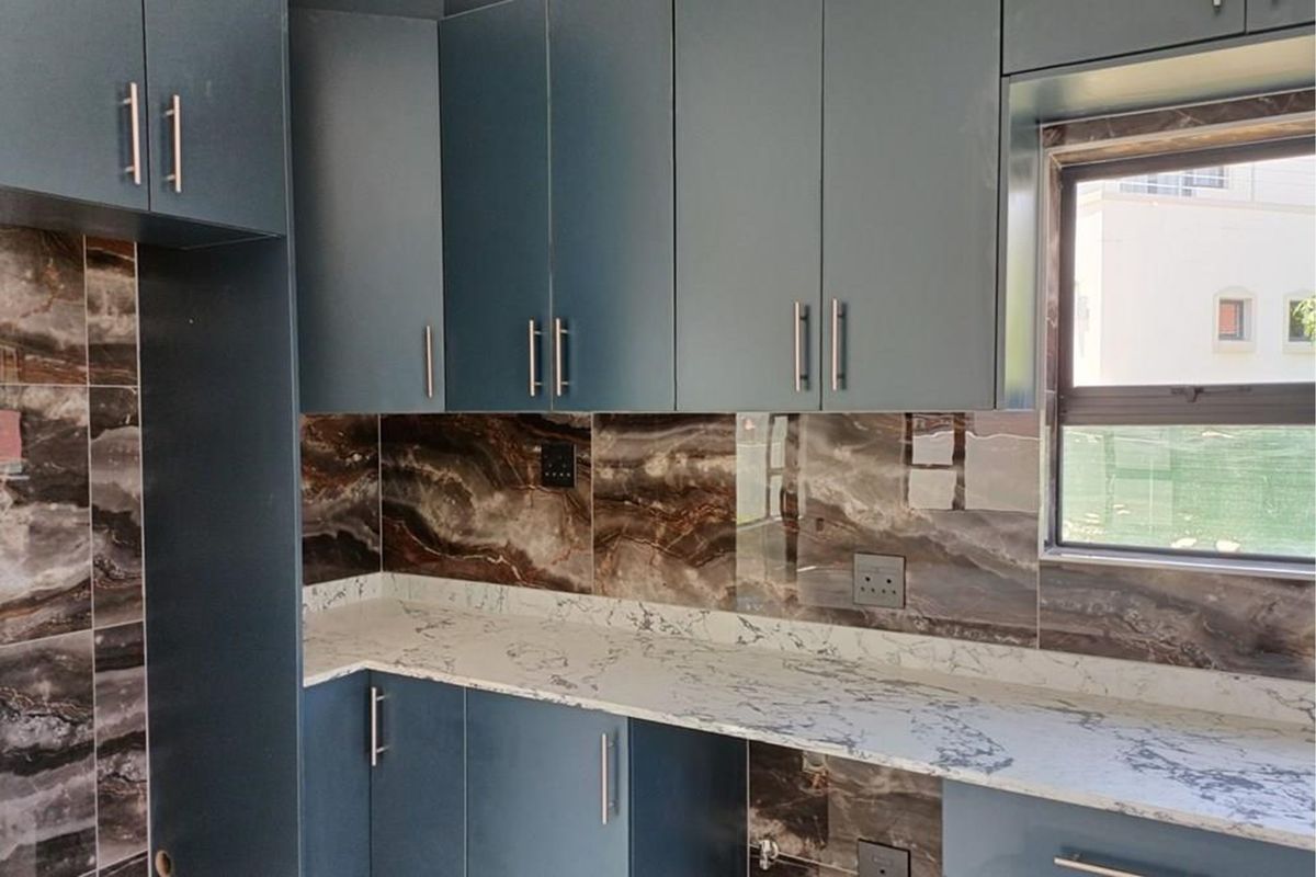 Stylish immaculate 3-Bedroom Double Storey Home in Exclusive Midrand Estate for sale - Photo 4