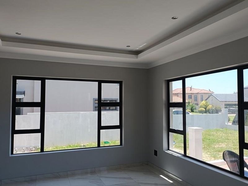 Stylish immaculate 3-Bedroom Double Storey Home in Exclusive Midrand Estate for sale - Photo 10