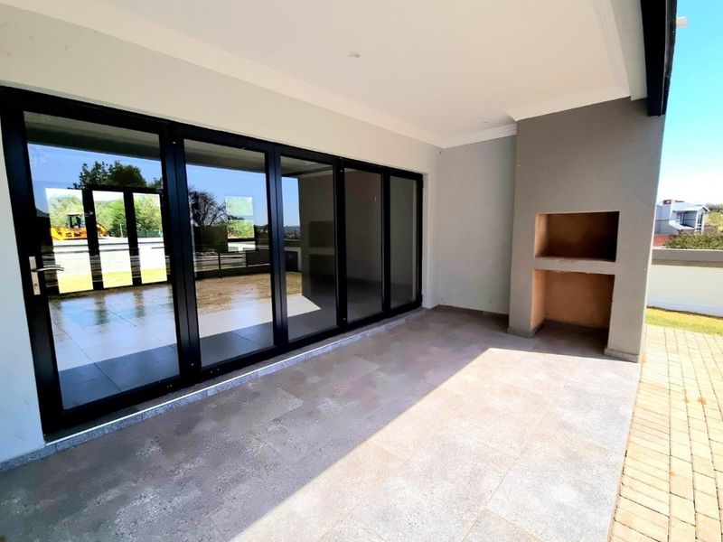 Newly Built 4 Bedroom 4 Bathroom House - Photo 7