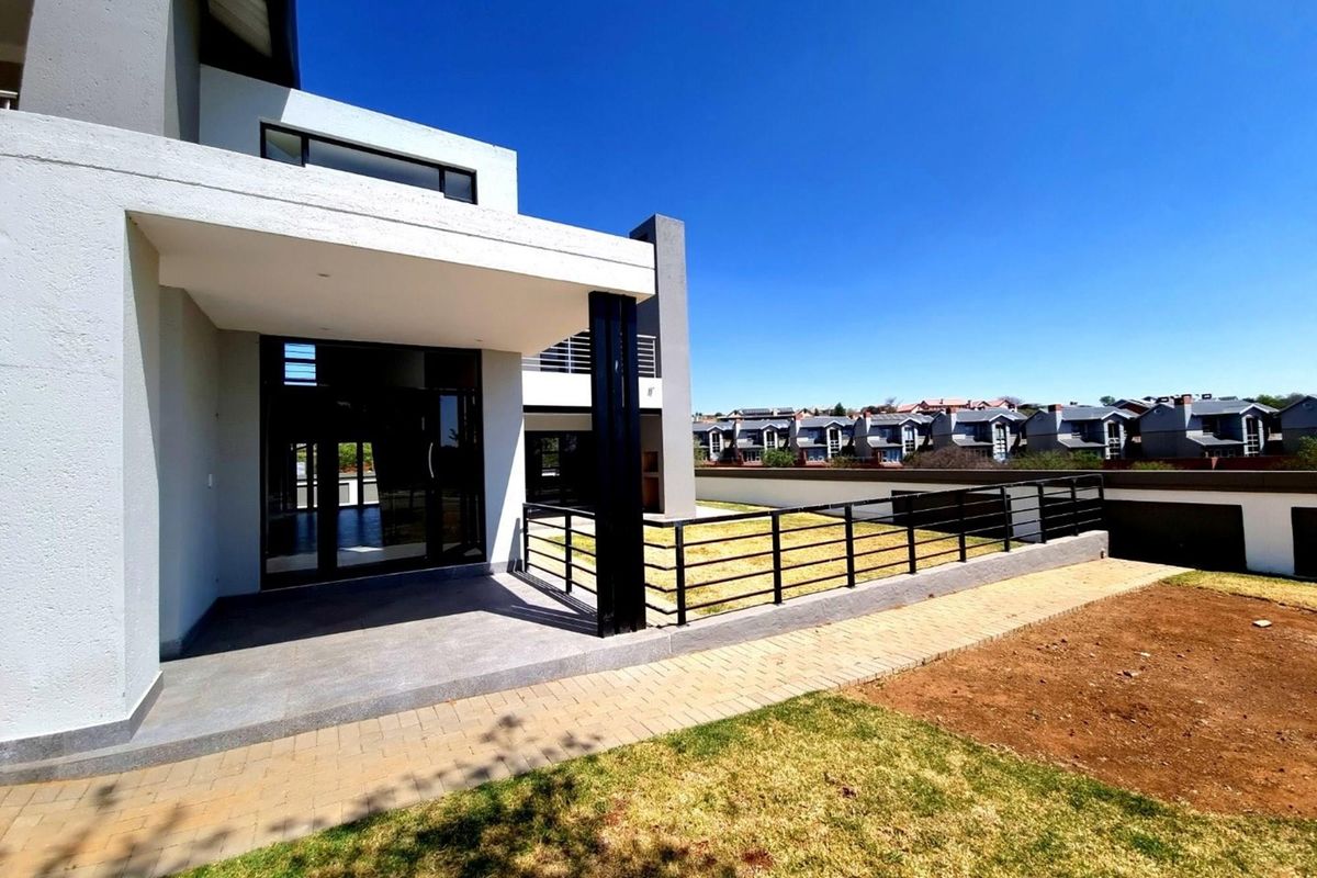 Newly Built 4 Bedroom 4 Bathroom House - Photo 4