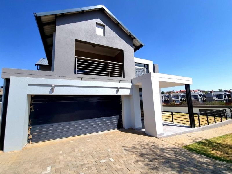 Newly Built 4 Bedroom 4 Bathroom House - Photo 2