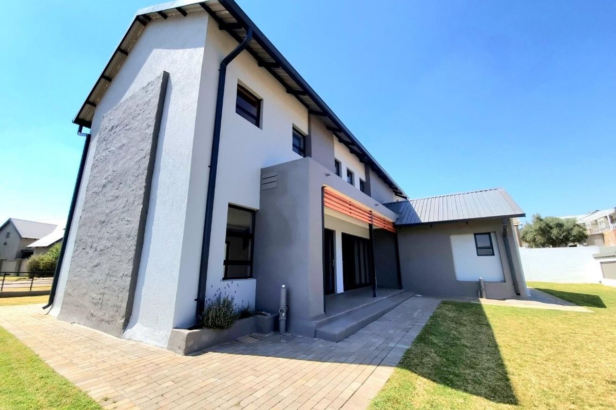 Newly Built 4 Bedroom 4 Bathroom House - Photo 3
