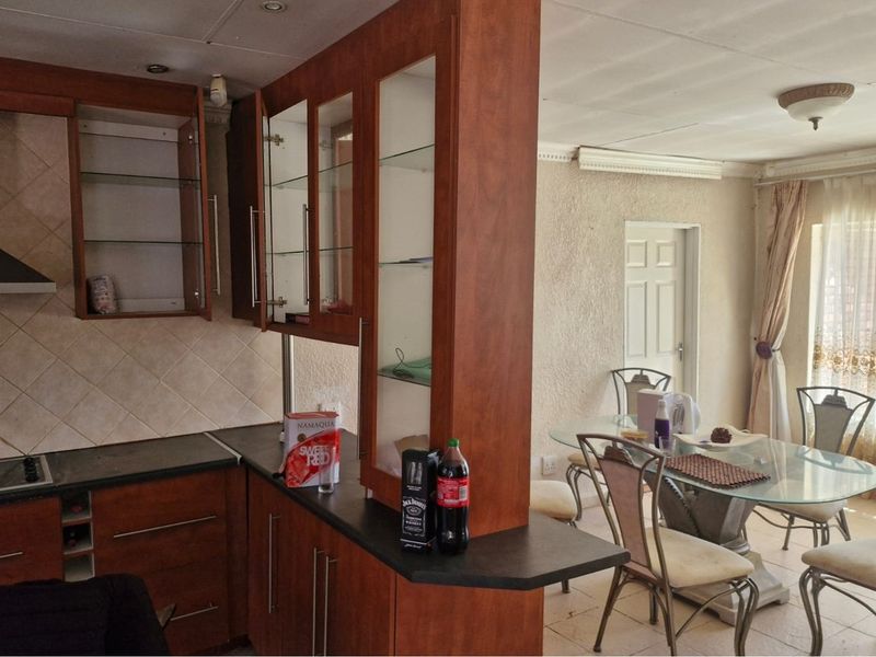 "Charming Fixer-Upper in Tranquil La Hoff" - Photo 10