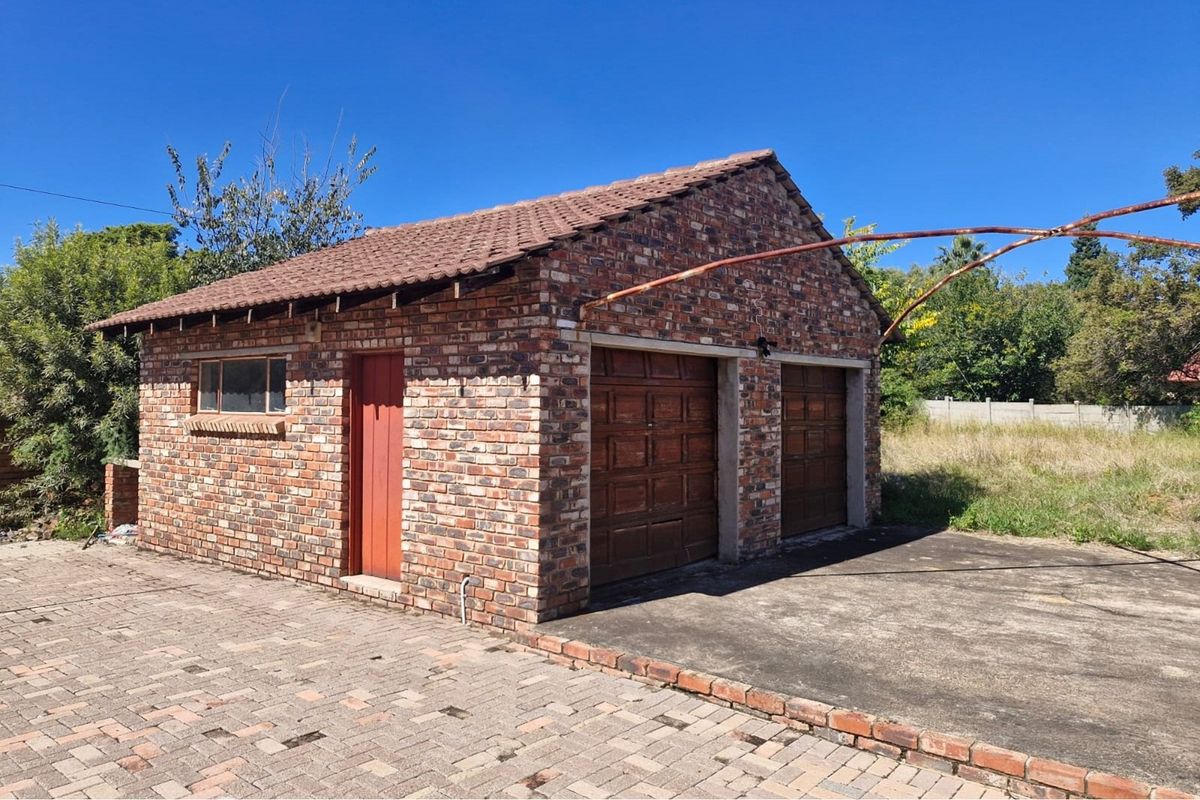 "Charming Fixer-Upper in Tranquil La Hoff" - Photo 5