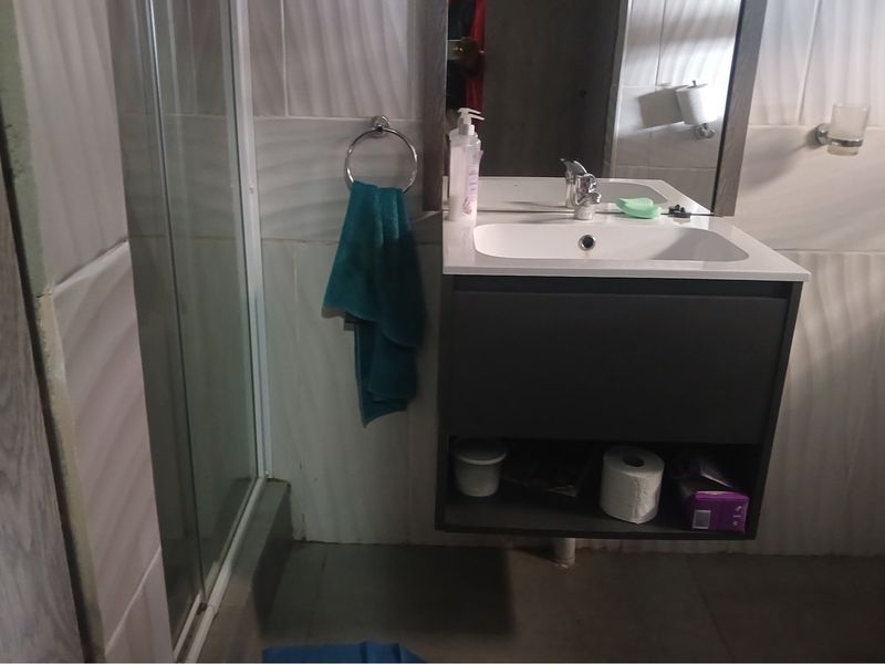 "Chic 2-Bed, 2-Bath Home: Modern Comfort Awaits" - Photo 7