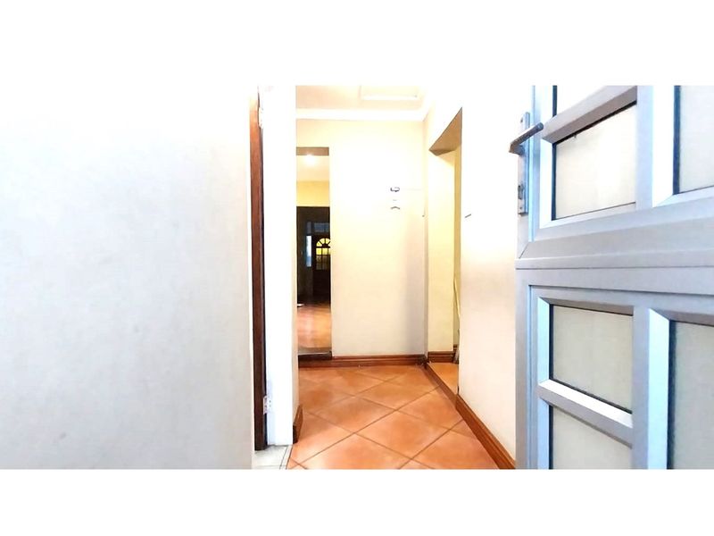 3 Bedroom Home with Pool And Ample Parking in Glenwood - Photo 8