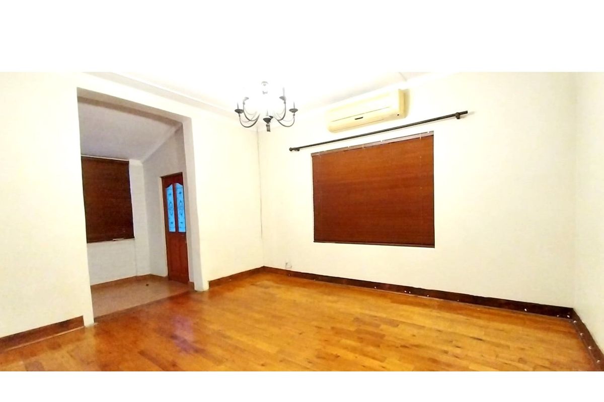 3 Bedroom Home with Pool And Ample Parking in Glenwood - Photo 5