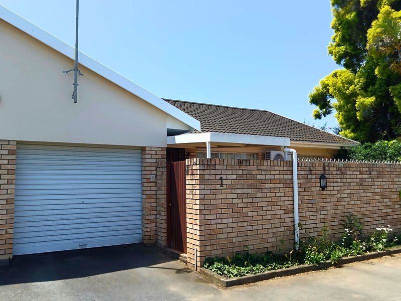 Low-Maintenance Face-Brick Townhouse in Secure Abbotsford Complex - Photo 2