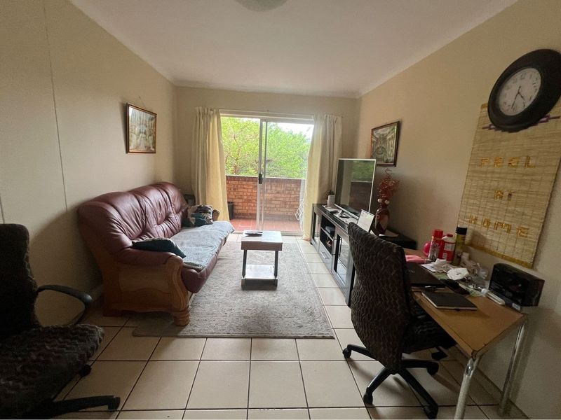 Spacious 3-Bedroom Apartment in Prime Zwartkop Location - Photo 6