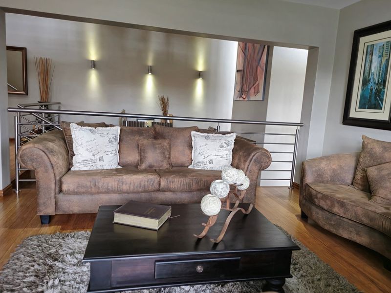 Elevated Estate Living Where Luxury, Security and Lifestyle Unite - Photo 7