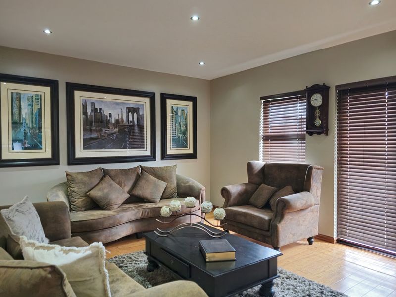 Elevated Estate Living Where Luxury, Security and Lifestyle Unite - Photo 6