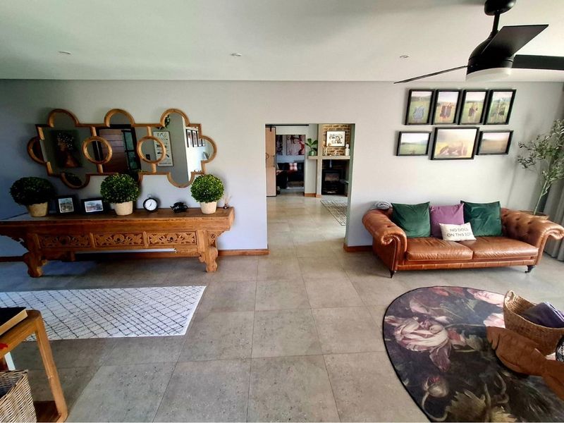 Architectural Elegance Meets Family Functionality - Modern Masterpiece on Corner Stand in Groenkol - Photo 10