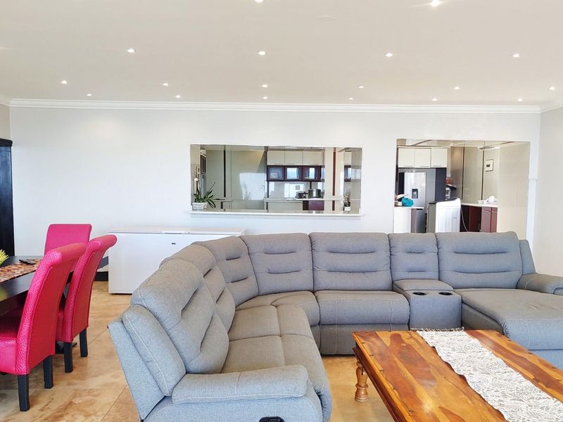 Stunning Modern Living in Ridge Road, La Lucia - Photo 5