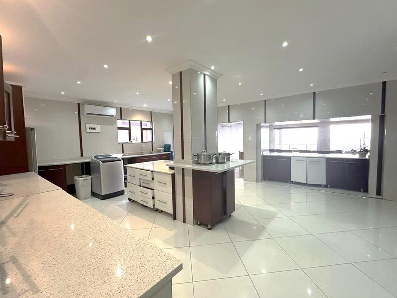 Stunning Modern Living in Ridge Road, La Lucia - Photo 7