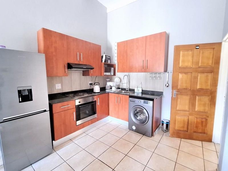 2 bedroom, 2 bathroom Apartment to Rent in Lockwood Ext 29 - Photo 1