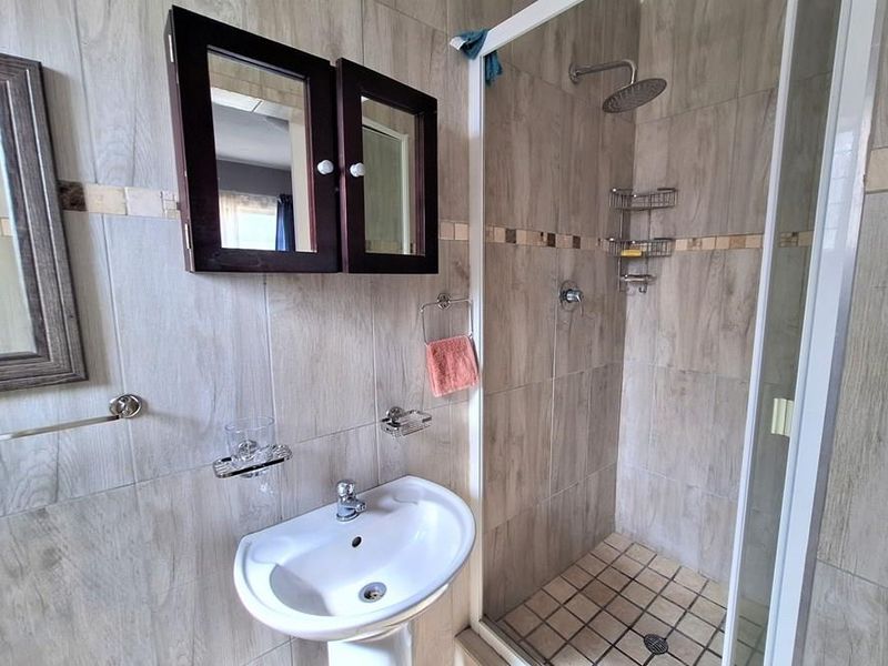 2 bedroom, 2 bathroom Apartment to Rent in Lockwood Ext 29 - Photo 6