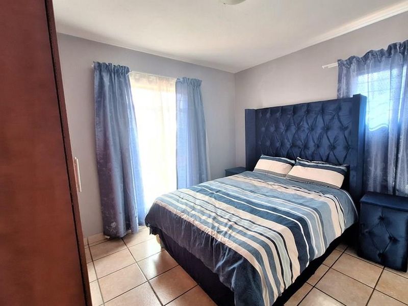 2 bedroom, 2 bathroom Apartment to Rent in Lockwood Ext 29 - Photo 3