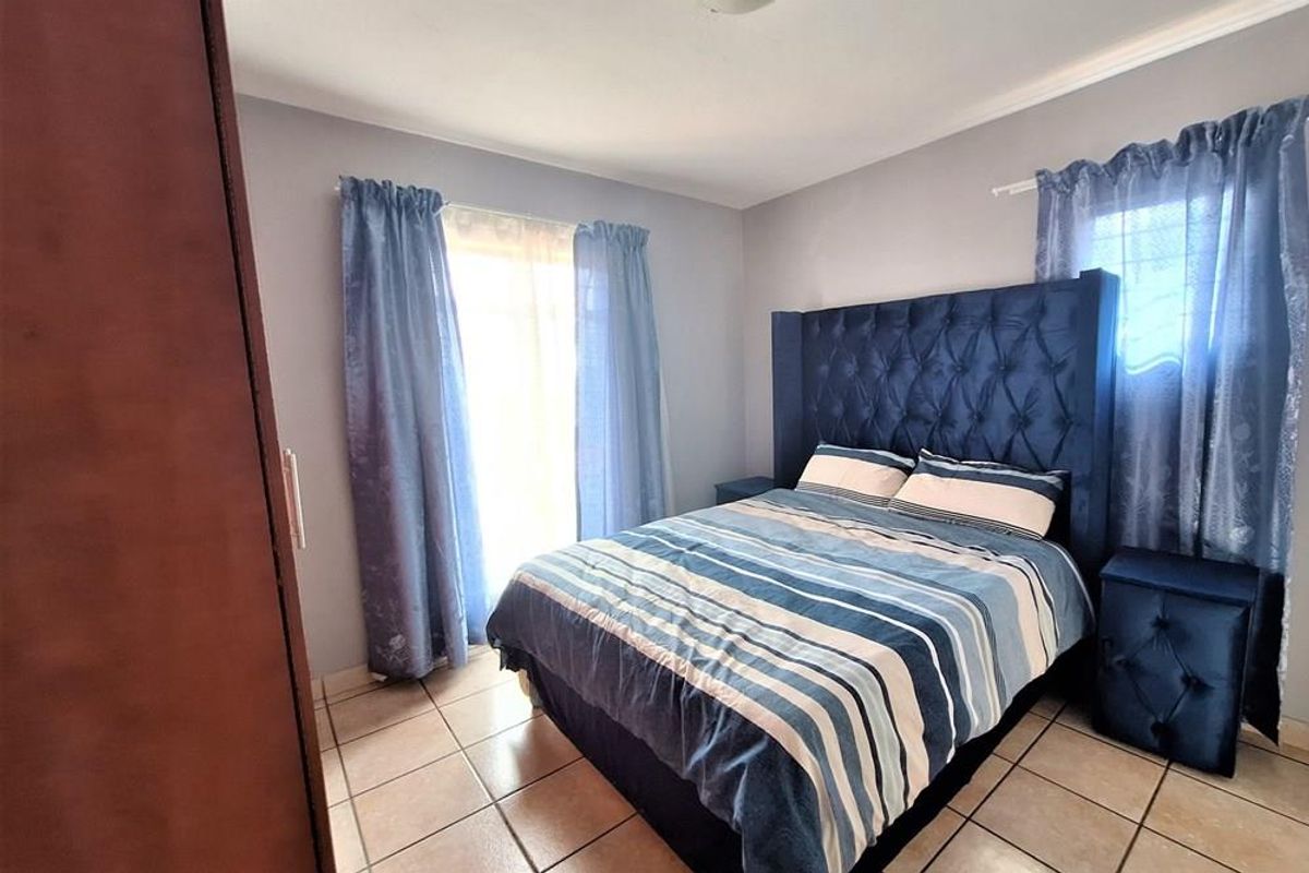 2 bedroom, 2 bathroom Apartment to Rent in Lockwood Ext 29 - Photo 3
