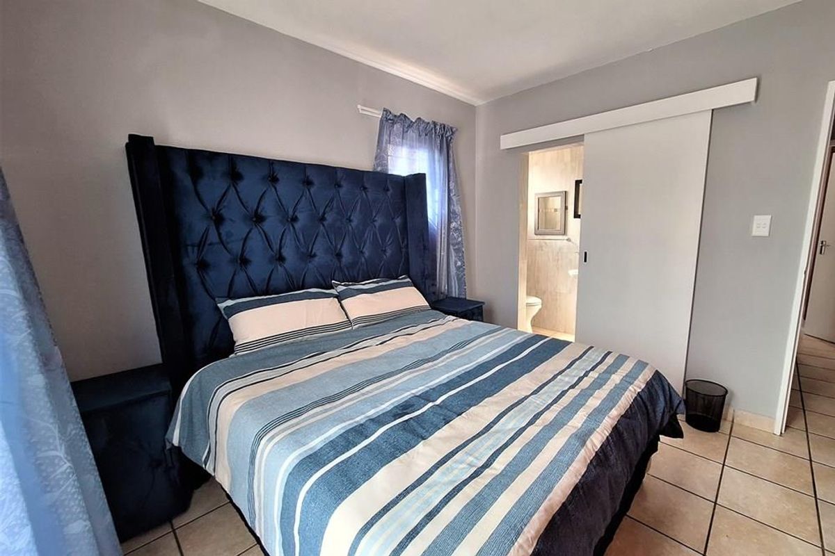 2 bedroom, 2 bathroom Apartment to Rent in Lockwood Ext 29 - Photo 4