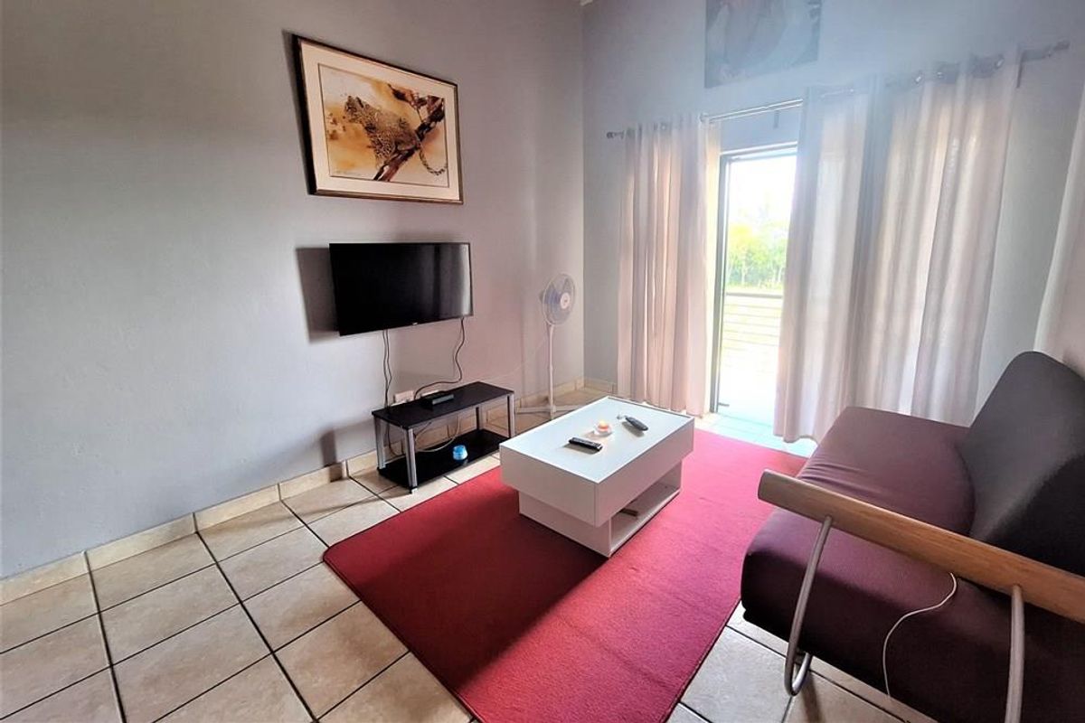 2 bedroom, 2 bathroom Apartment to Rent in Lockwood Ext 29 - Photo 2