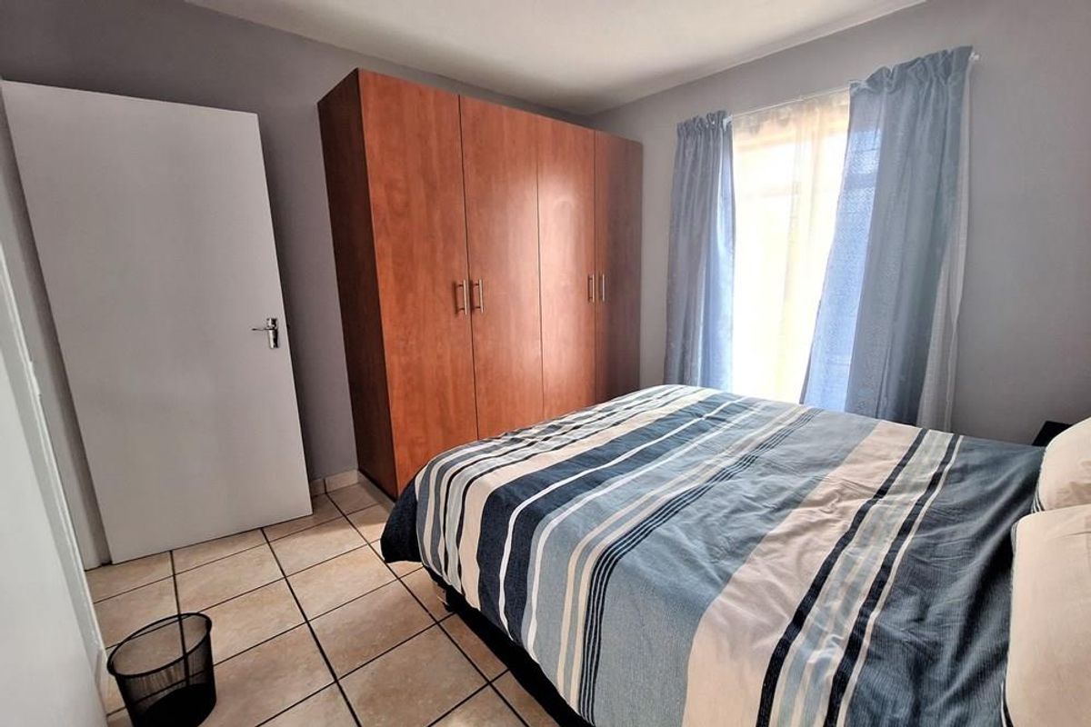 2 bedroom, 2 bathroom Apartment to Rent in Lockwood Ext 29 - Photo 5