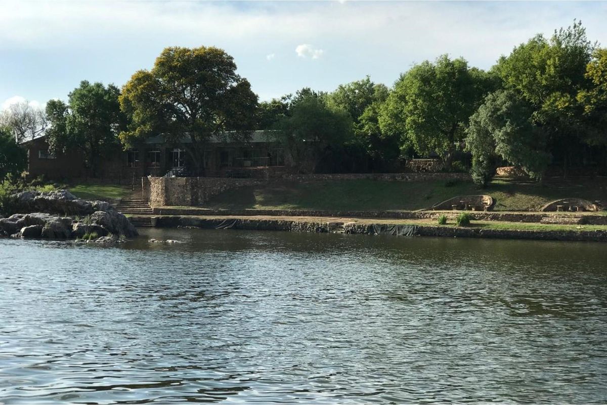 We strive to help you find your dream property. - Photo 2