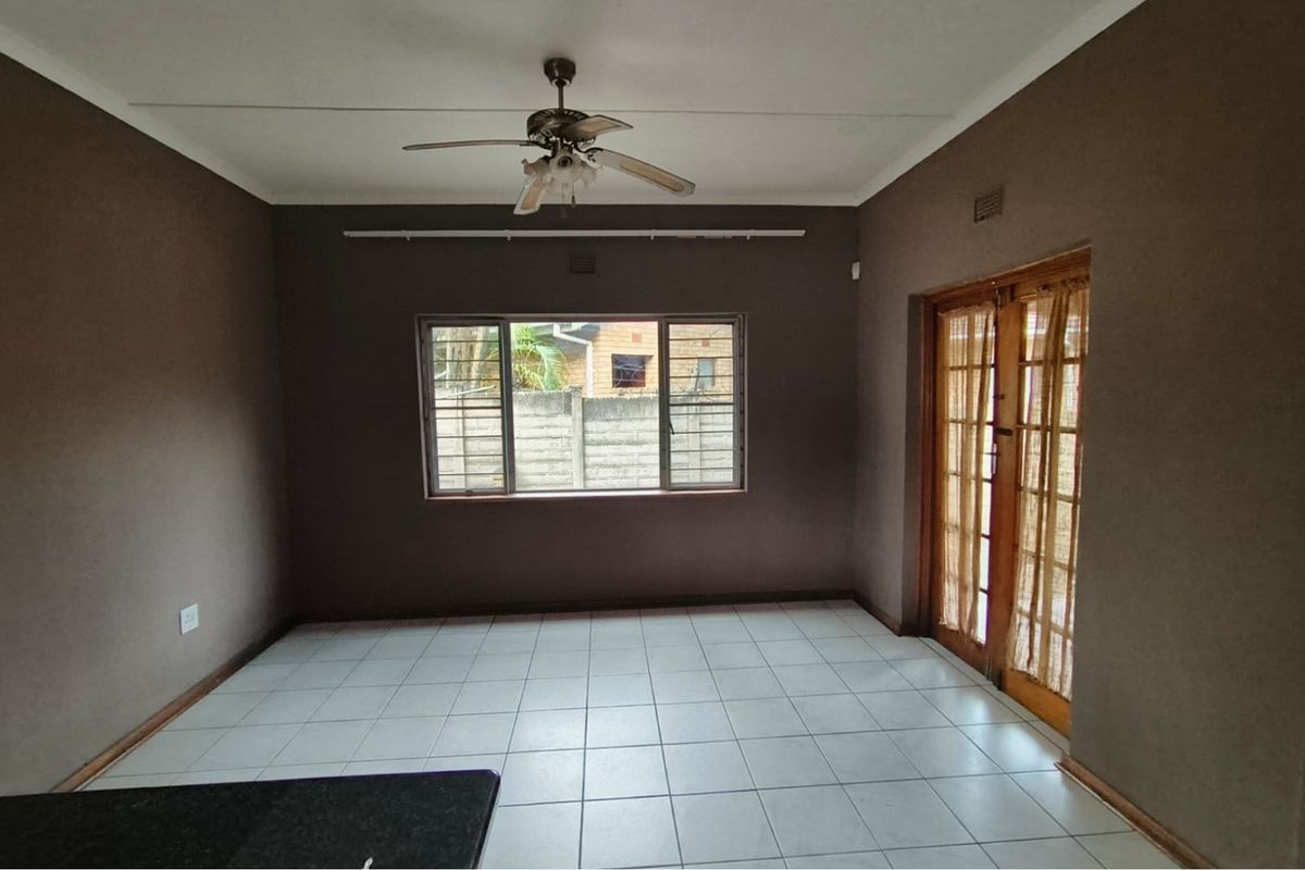 3 BEDROOM HOUSE WITH 2 BEDROOM FLATLET - Photo 5