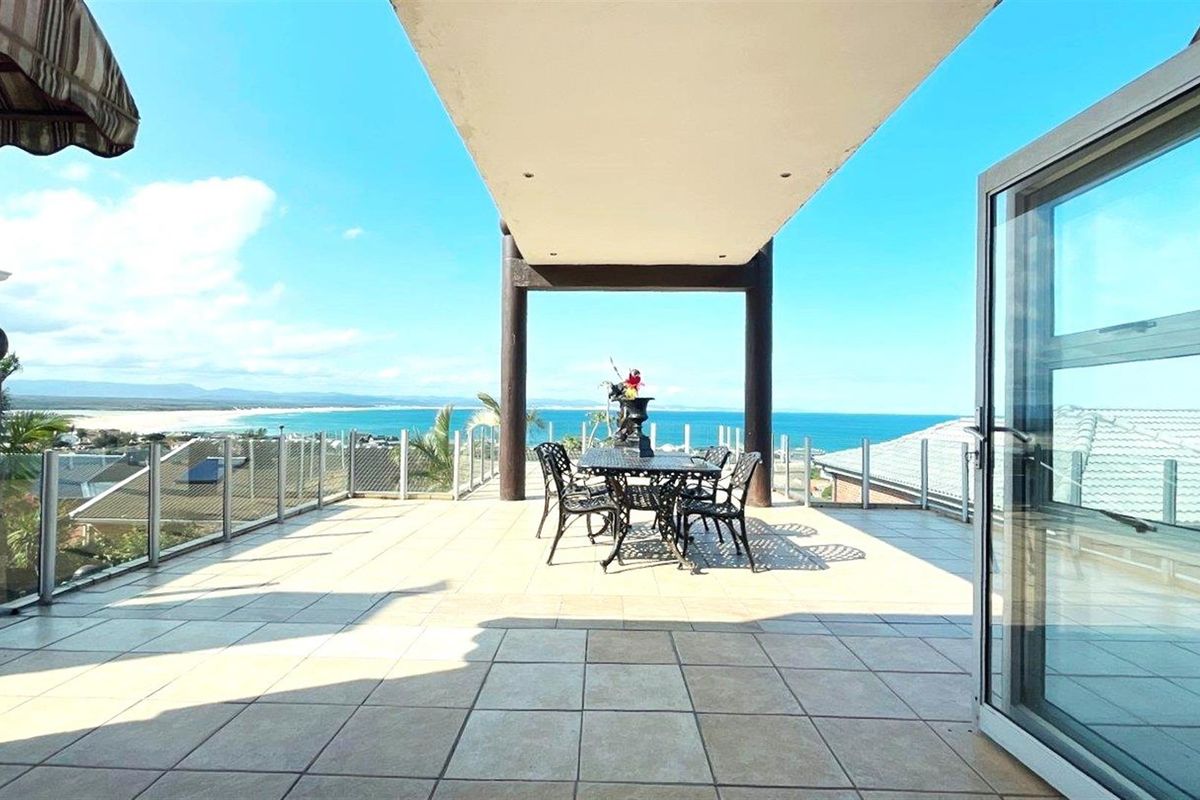 Exclusive Luxury Double-Storey Home with Panoramic Sea Views in Wavecrest, Jeffreys Bay - Photo 2