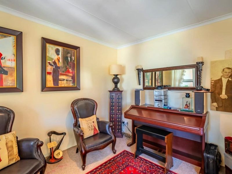 Exclusive Luxury Double-Storey Home with Panoramic Sea Views in Wavecrest, Jeffreys Bay - Photo 9