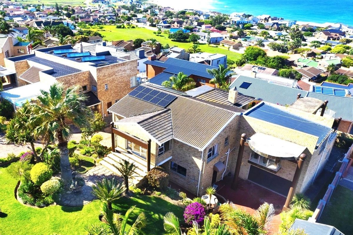 Luxury Coastal Residence 270-Degree Panoramic Ocean Views Prestigious Wavecrest - Photo 2