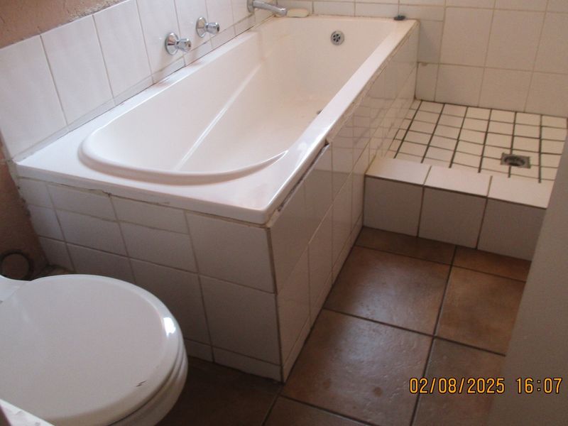 "2-Bed Apartment for Sale in Chloorkop" - Photo 8