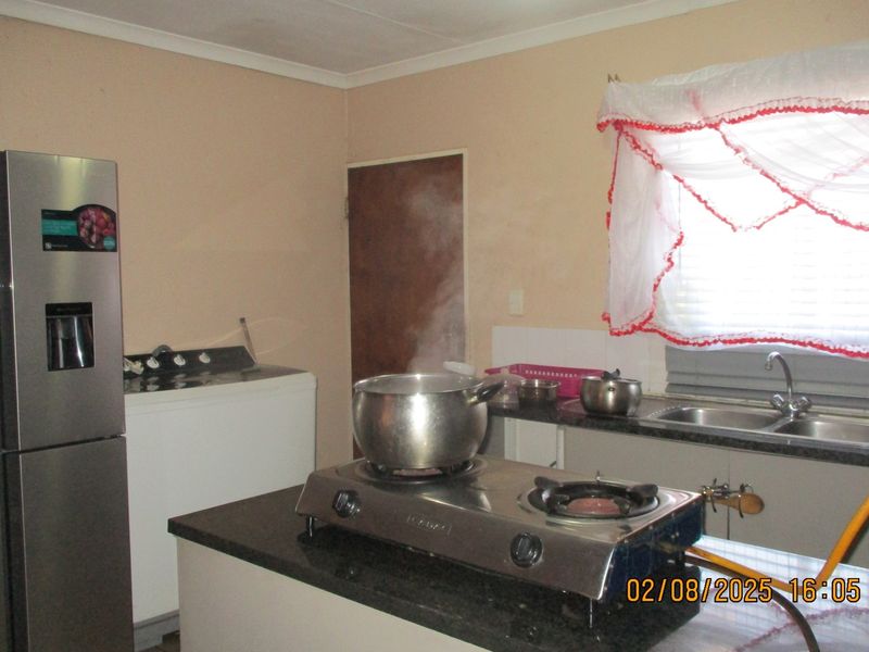"2-Bed Apartment for Sale in Chloorkop" - Photo 5