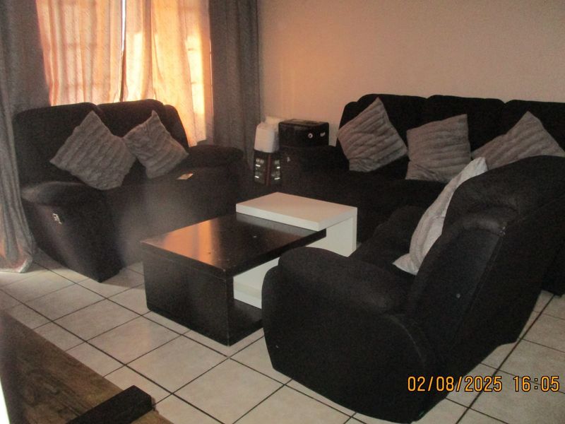 "2-Bed Apartment for Sale in Chloorkop" - Photo 4