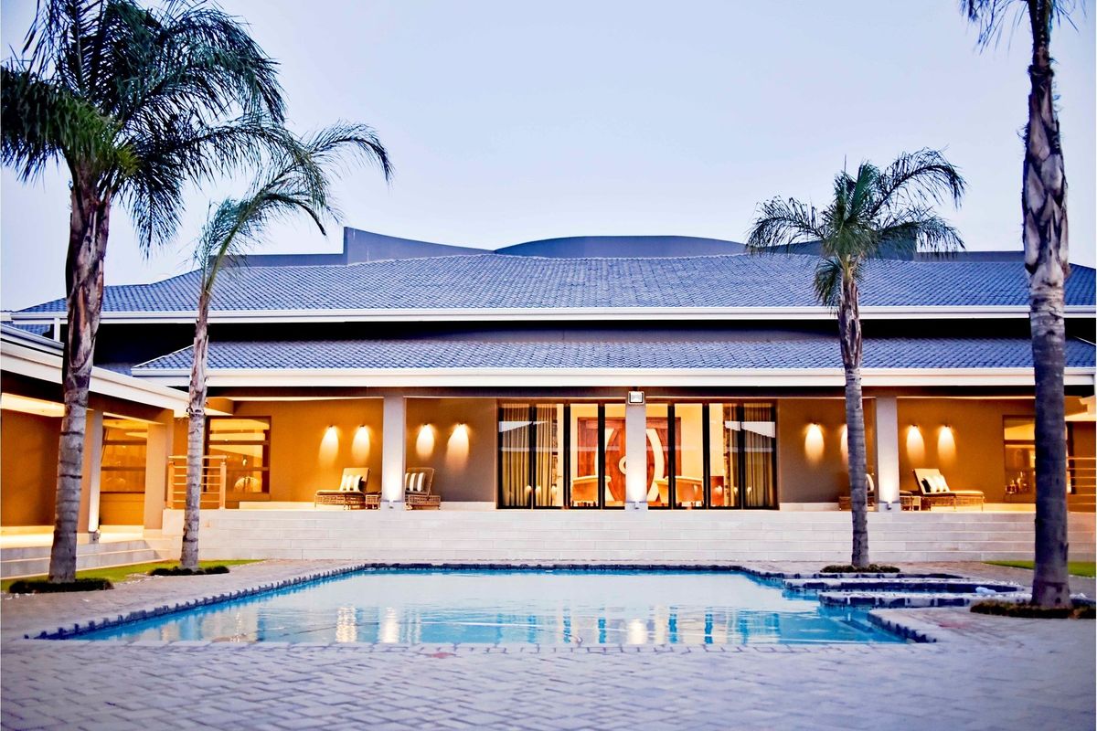 Exceptional house for sale in Wilkoppies! - Photo 2